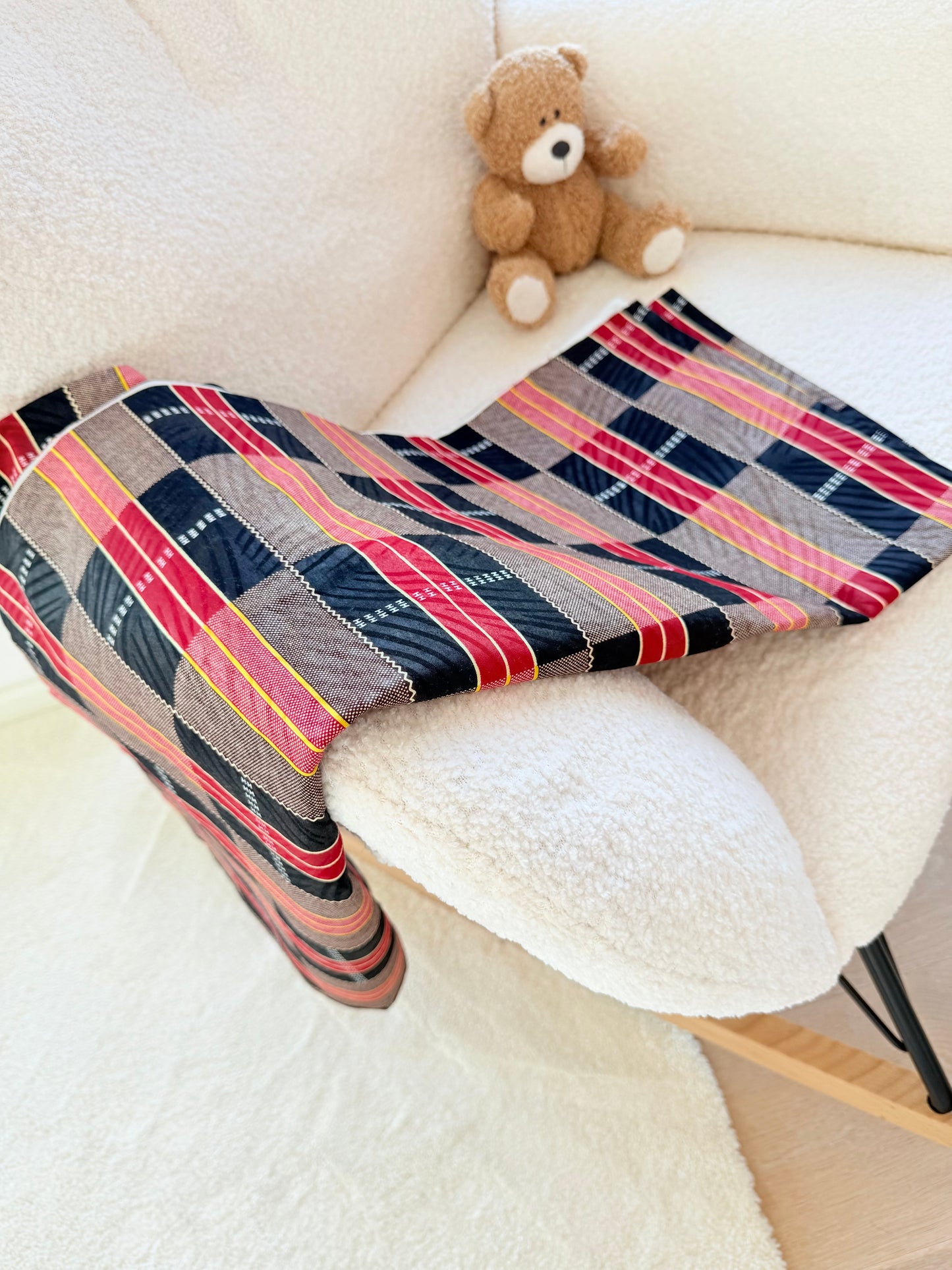 Plaid léger et accroche tétine
