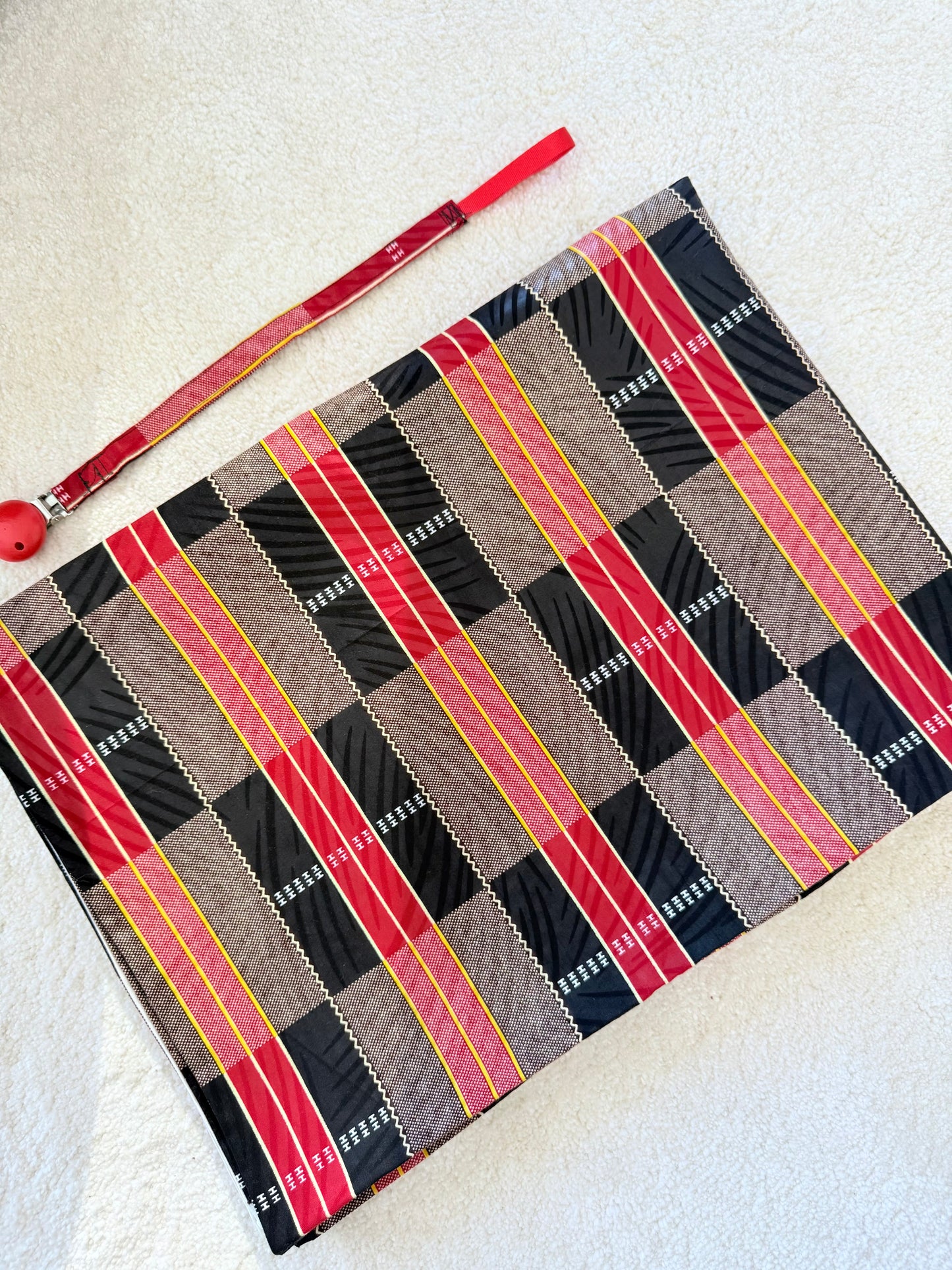 Plaid léger et accroche tétine