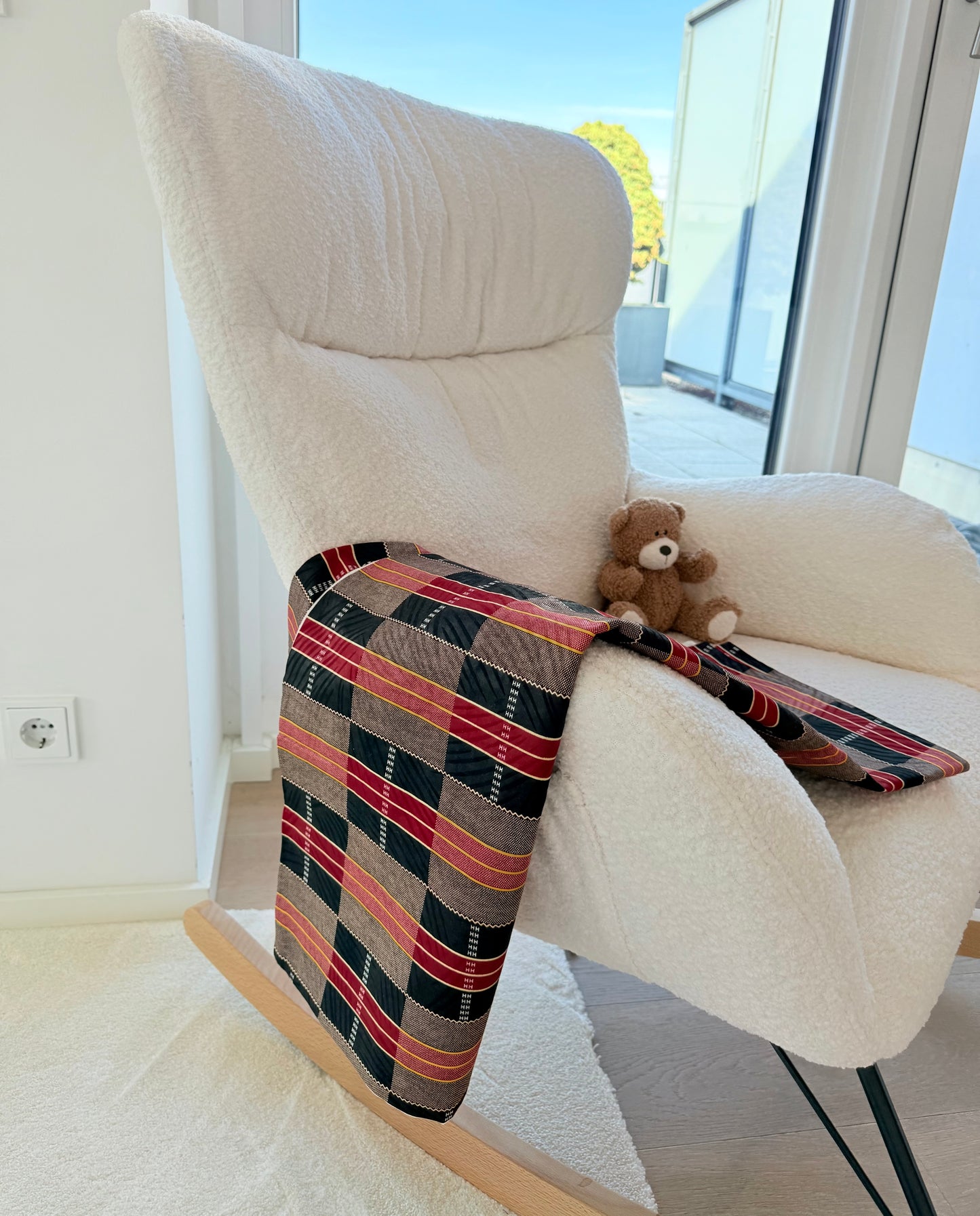 Plaid léger et accroche tétine